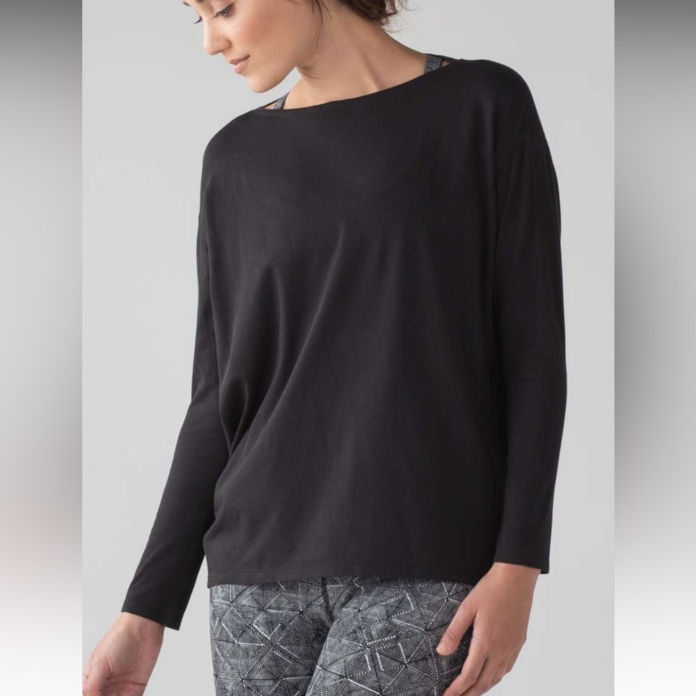 Lululemon black back in action long sleeve